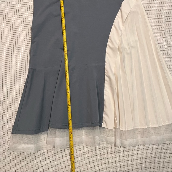 SALE !!!!!ONUOLAVICHU gray dress with short sleeves - Picture 6 of 8